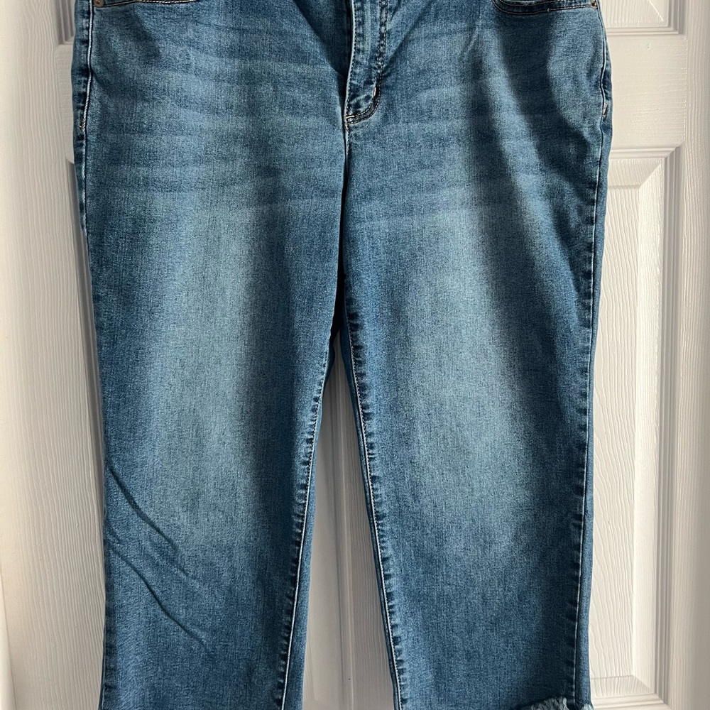16 Jean capris